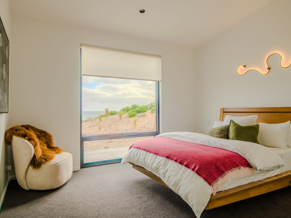 Latitude House photo 4