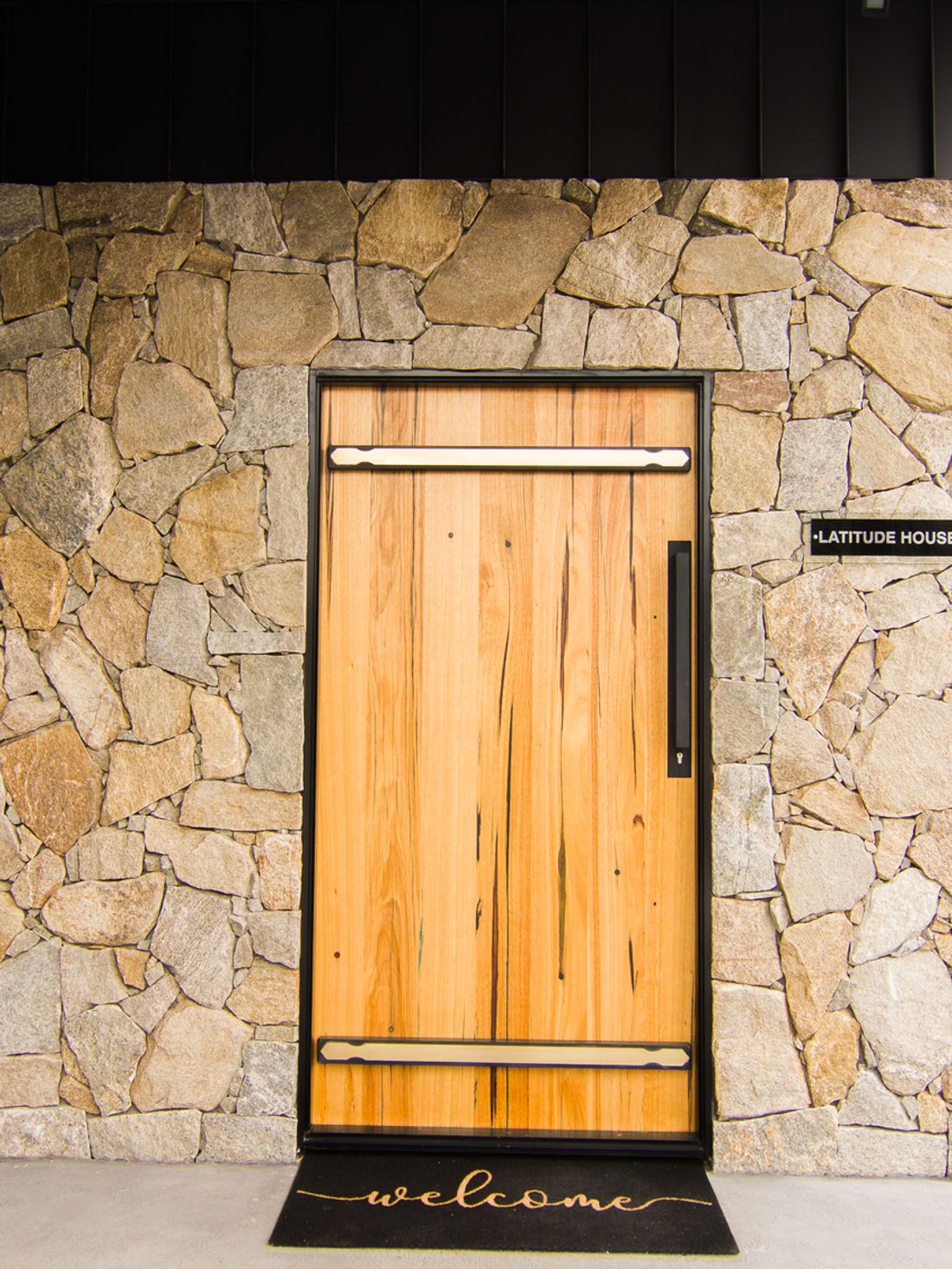 Indoor-outdoor living at Latitude House